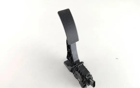 Mercedes-Benz CLA C118 X118 Accelerator throttle pedal A1773001800 6PV01293404 ZGS001Q003