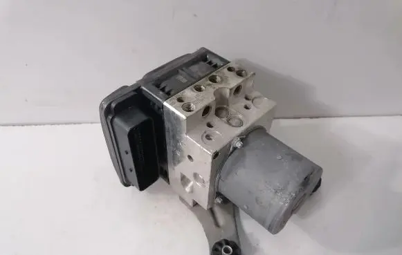 BMW 5 F10 F11 ABS Pump 6785442