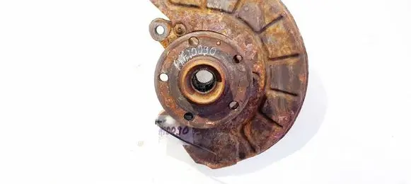 Front wheel hub
