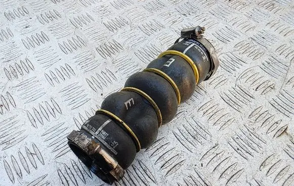 Intercooler hose/pipe