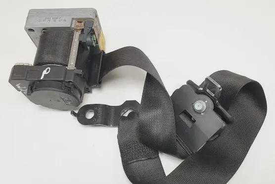 Mercedes-Benz C W203 Seat belt height adjuster 2038606685