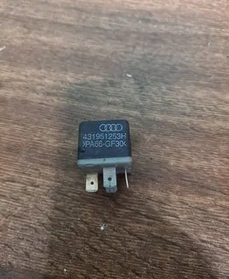 Audi A8 S8 D2 4D Other relay 431951253H