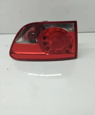 Tailgate rear/tail lights