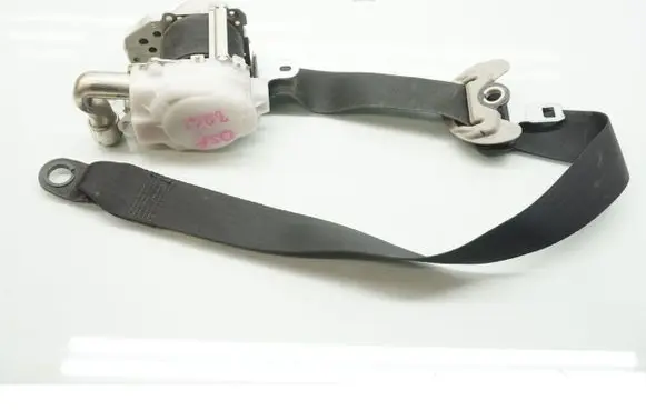 Lexus IS 220D-250-350 Front seatbelt 7M7750-P