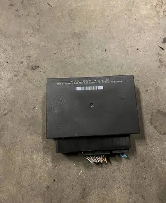 Volkswagen Transporter - Caravelle T5 Comfort/convenience module 6Q0959433E