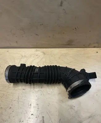 Volkswagen Transporter - Caravelle T6 Turbo air intake inlet pipe/hose 7EP0129627H 0261230235
