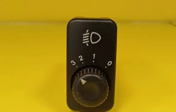 KIA Shuma Headlight level height control switch 8G20