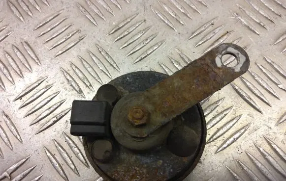 Toyota Corolla E120 E130 Horn signal