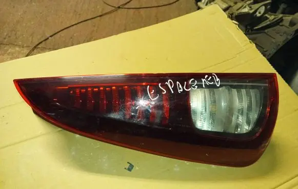 Renault Espace IV Rear/tail lights 8200394722