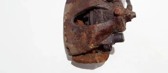 Front brake caliper