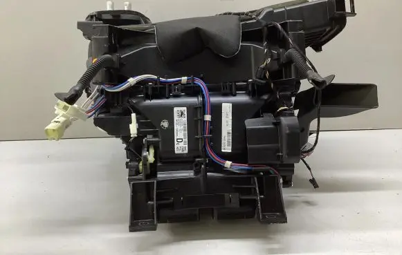 Land Rover Discovery 5 Interior heater climate box assembly HY3219E963DC