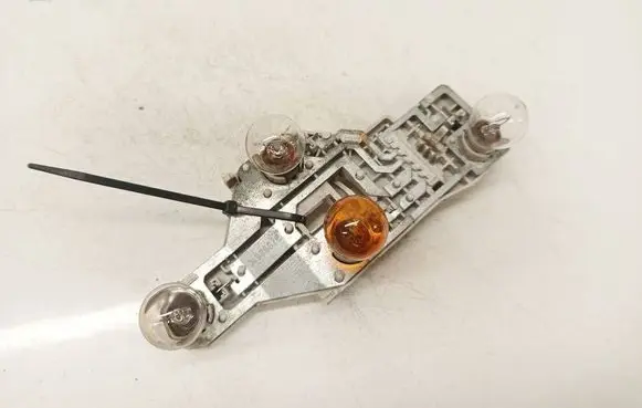 Skoda Octavia Mk2 (1Z) Tail light bulb cover holder 27592102