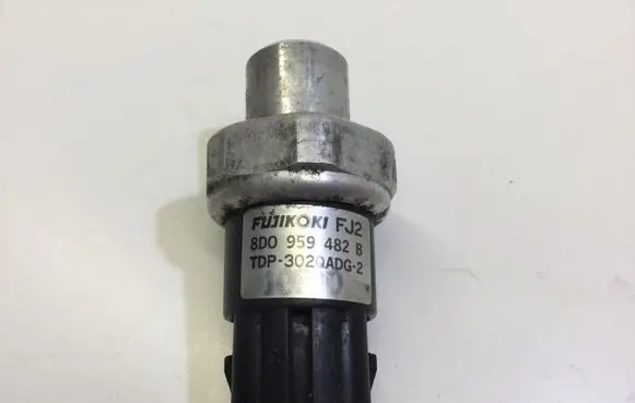 Audi A6 S6 C5 4B Air conditioning (A/C) pressure sensor 8D0959482B