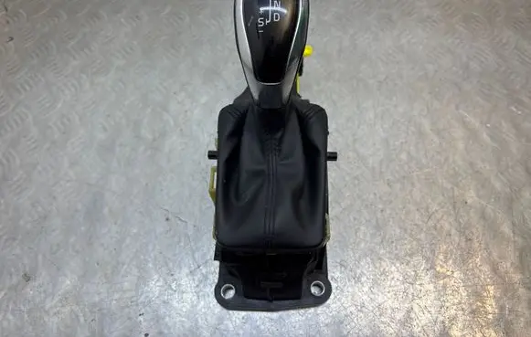 Volvo V60 Gear shifter/selector 31367921