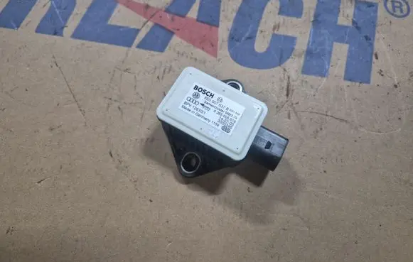Audi A4 S4 B7 8E 8H ESP acceleration yaw rate sensor 8E0907637B 0265005618