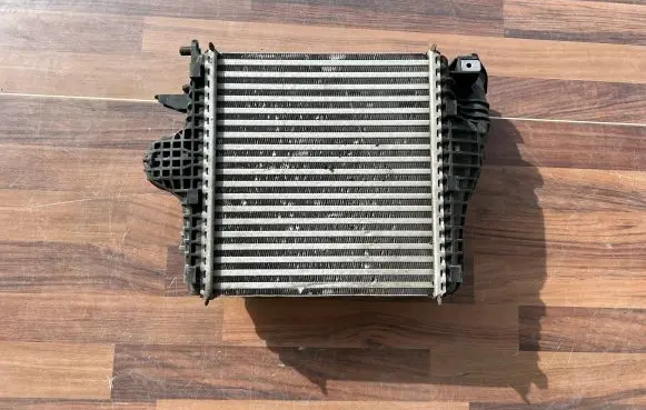 Audi Q7 4M Intercooler radiator 4M0145803BM 29000262