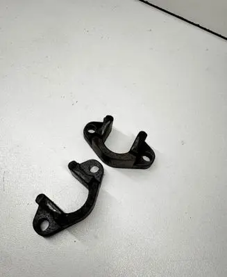 BMW 5 E39 Fuel Injector clamp holder 13537787215 7787215