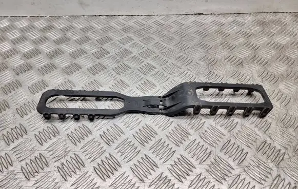 Ford Focus Intercooler air guide/duct channel JX6B8472A