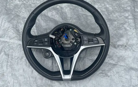 Alfa Romeo Giulia Steering wheel