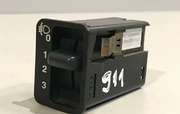 Rover Streetwise Headlight level height control switch 01645 51558