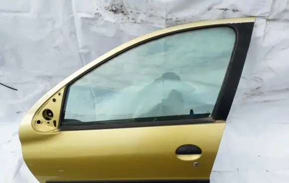 Peugeot 206 Front door