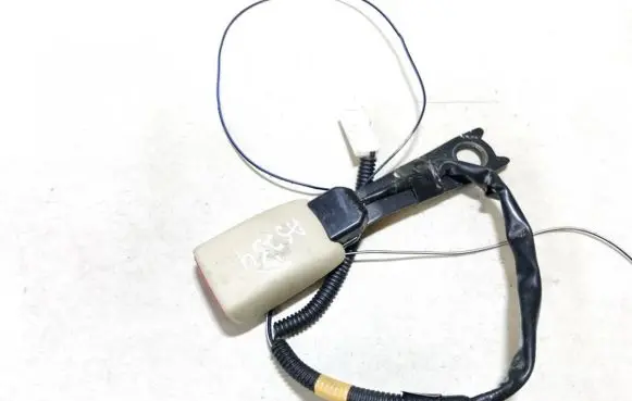 Lexus IS 220D-250-350 Front seatbelt buckle