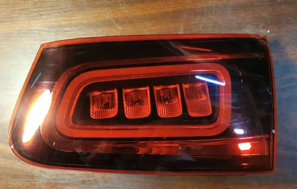 Tailgate rear/tail lights