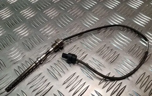 Mercedes-Benz ML W164 Exhaust gas temperature sensor A0051531128