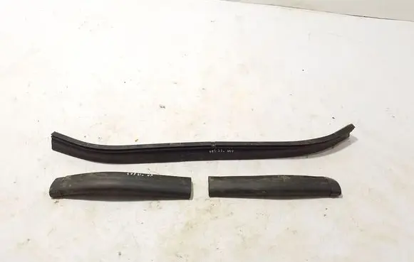 BMW X5 G05 Engine compartment rubber 7418184
