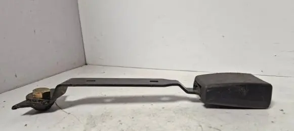 Skoda Fabia Mk1 (6Y) Front seatbelt buckle 6y0858472k