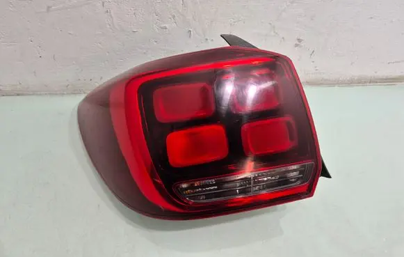 Rear/tail lights