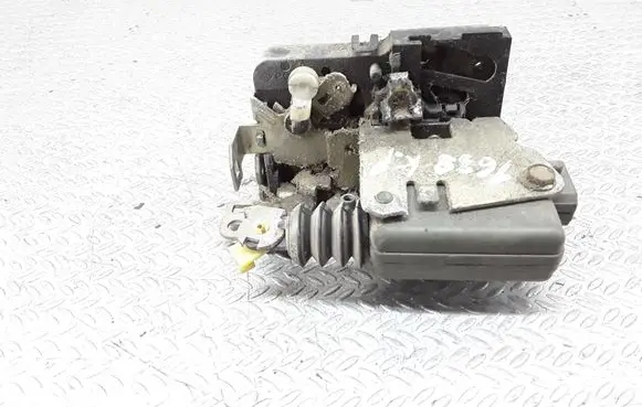 Renault Master II Front door lock