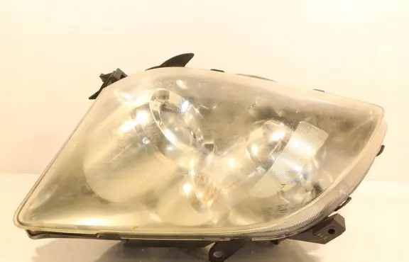 Toyota Avensis T250 Headlight/headlamp 35108