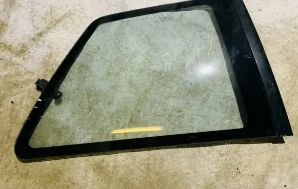 Mazda 323 Rear side window