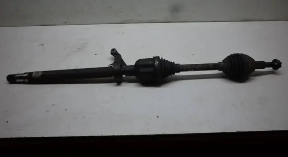 Chrysler Town & Country V Front driveshaft P68033054AD 68033054AD