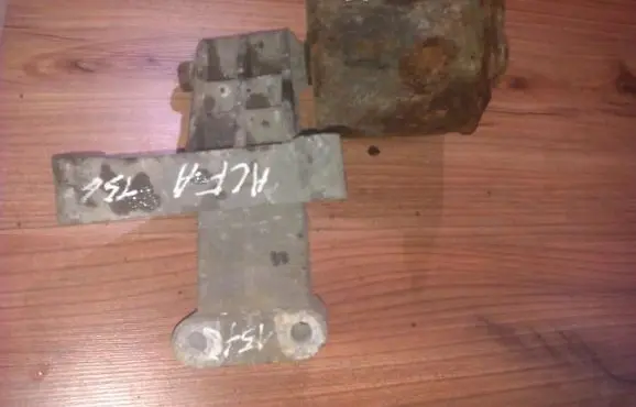 Alfa Romeo 156 Engine mount bracket 46423429