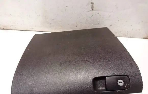 Volkswagen Tiguan Glove box 5m1857097k