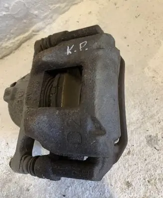 Toyota Auris E180 Front brake caliper