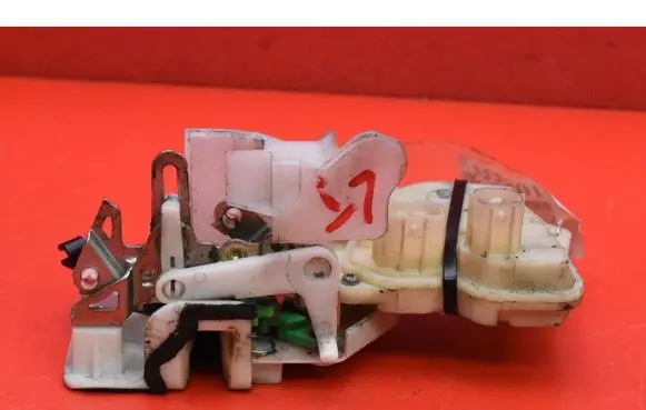 Honda CR-V Rear door lock