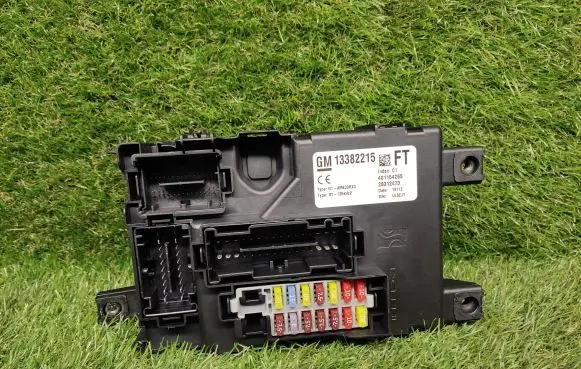 Opel Corsa D Power management control unit 13382215 28312473
