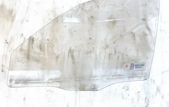 Mitsubishi Galant Front door window glass four-door