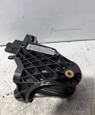 Volkswagen Golf VI Clutch pedal 1K1721059