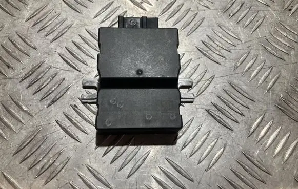 BMW X1 F48 F49 Fuel pump relay 7476687