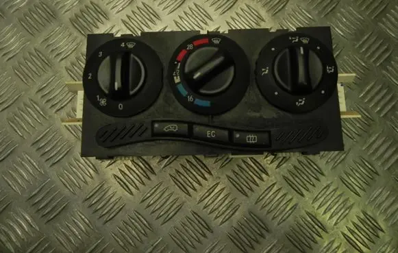 Mercedes-Benz A W168 Climate control unit A1688300485 Y919