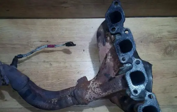 Ford Escort Exhaust manifold 89SF9430EB