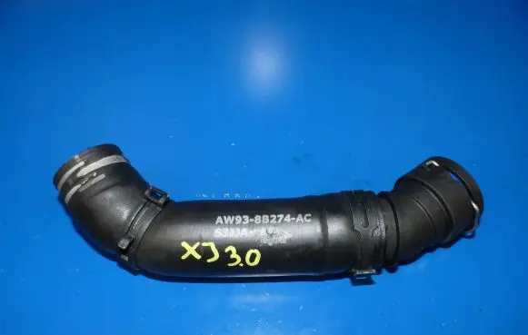 Jaguar XJ X351 Engine coolant pipe/hose AW938B274