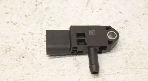 Volkswagen Arteon Exhaust gas pressure sensor 04L906051C
