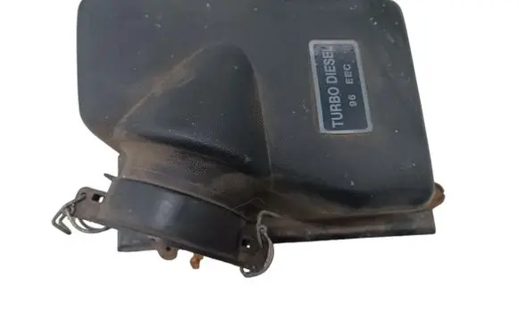 Ford Escort Air filter box 1110498