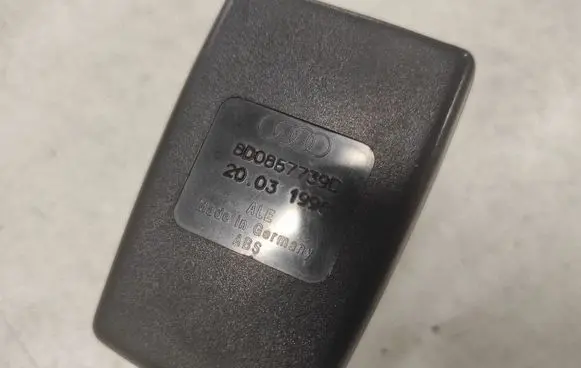 Audi A6 S6 C5 4B Rear seatbelt buckle 8D0857739D