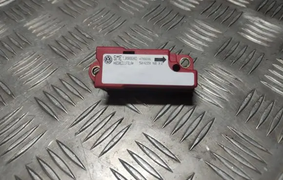 Volkswagen Touran I Airbag deployment crash/impact sensor 1J0909606D 5WK42350 47980206